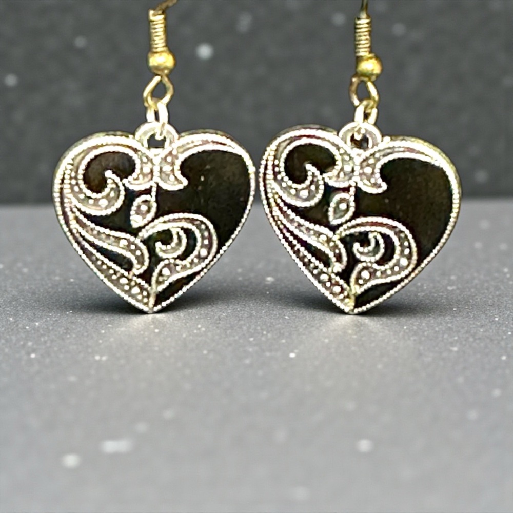 Handmade Heart Inlaid Filigree Earrings
